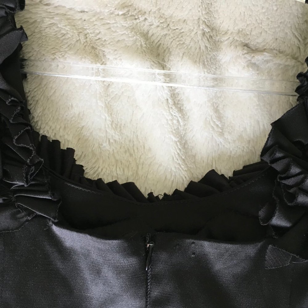 Maggy London Black Cocktail Ruffle Neckline Satin Sheen Sleeveless Dress Size 4 - Picture 9 of 9